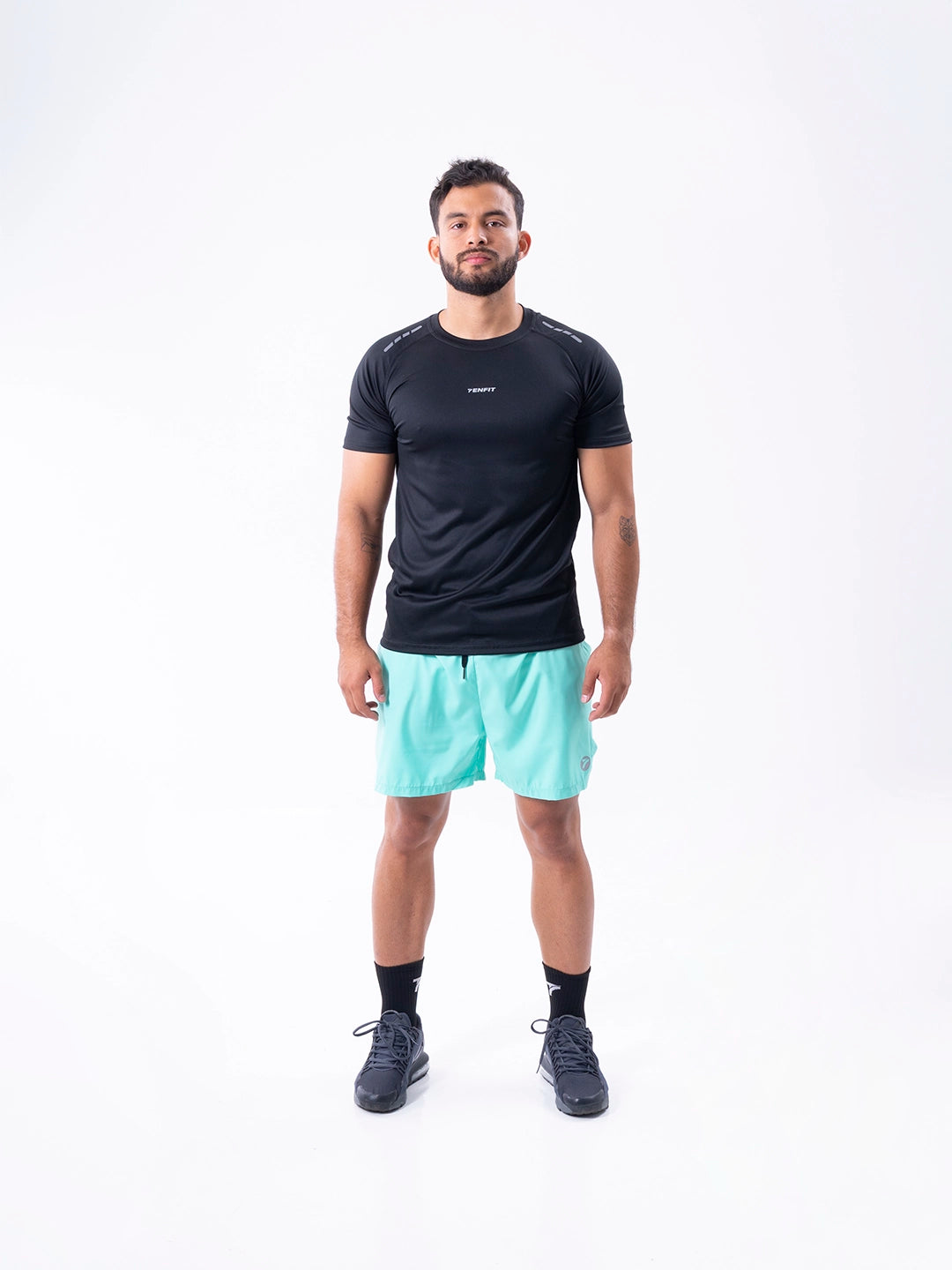 CAMISETA REGULAR FIT - NEGRO