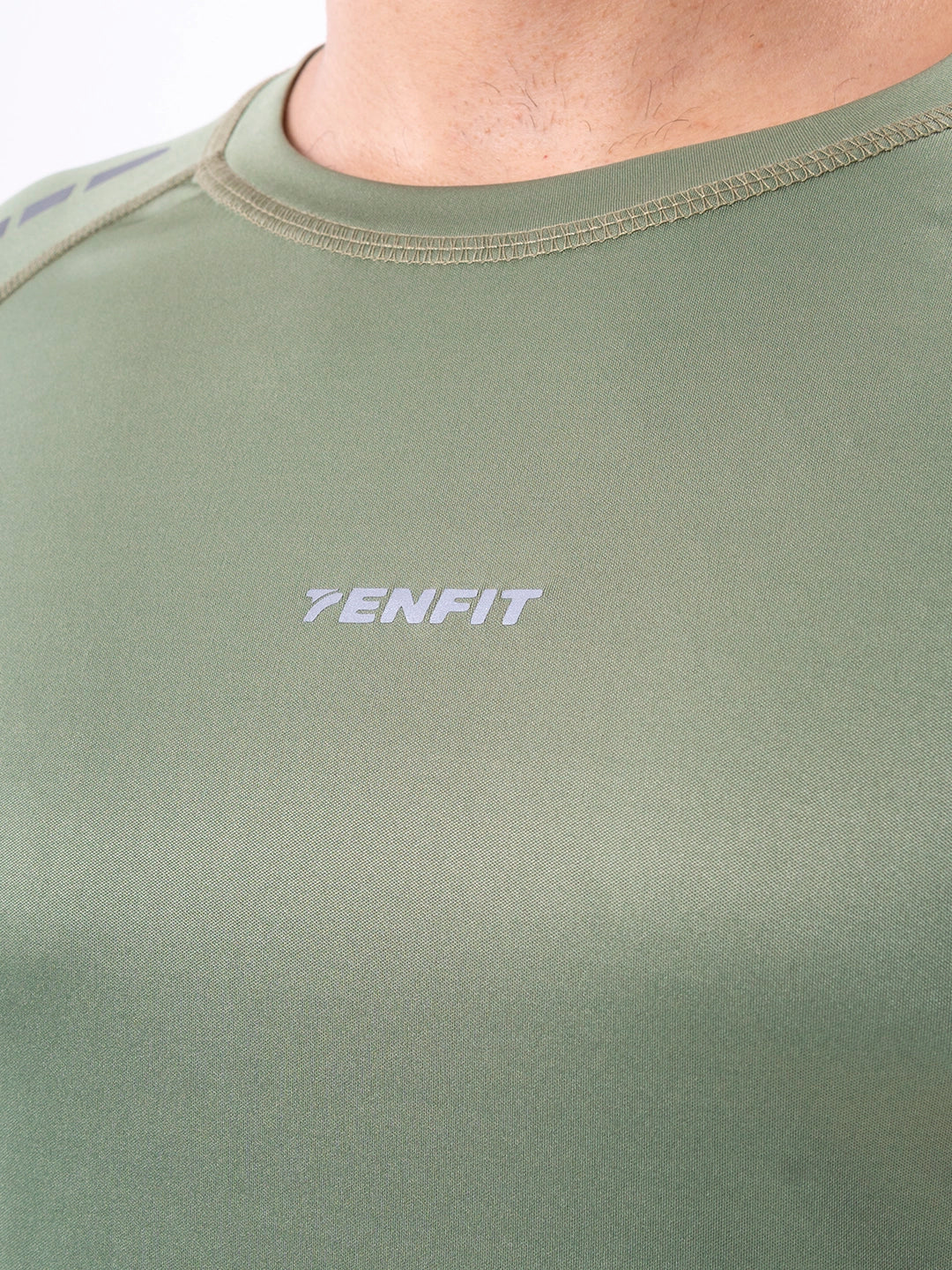 CAMISETA REGULAR FIT -  VERDE MILITAR