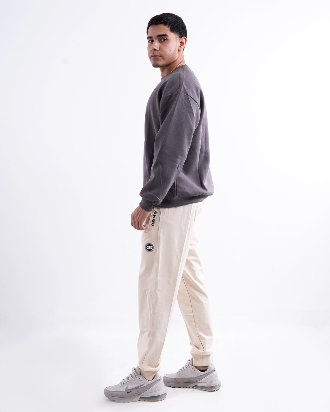 JOGGER UZI -  ALMENDRA