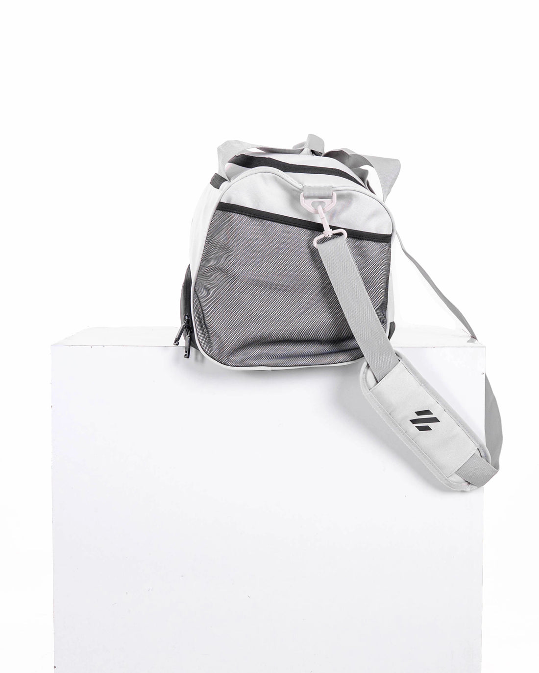 DUFFLE BAG - GRIS CLARO ROJO